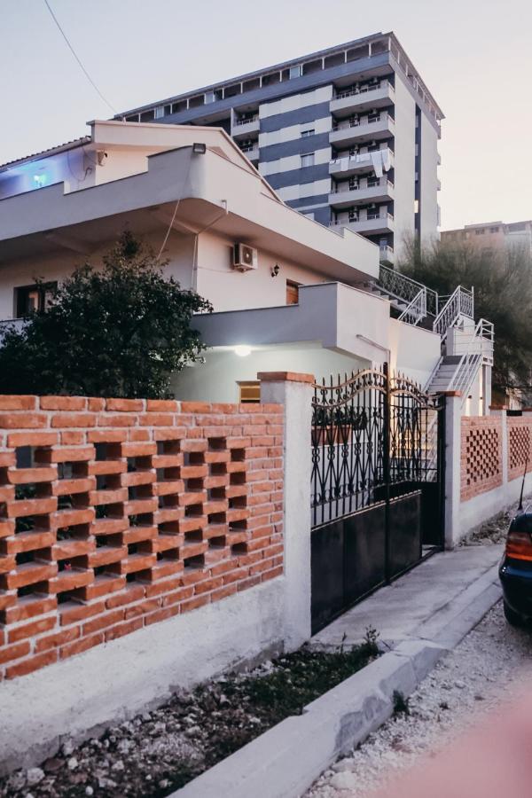 Apartments Mehmeti Vlore Exterior photo